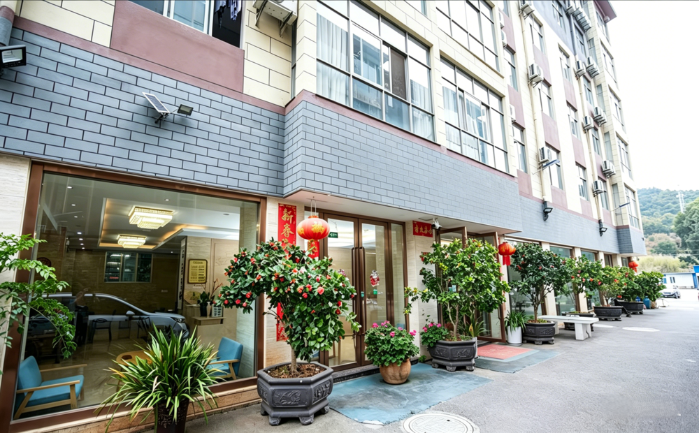 云南玉溪乡导6518号酒店